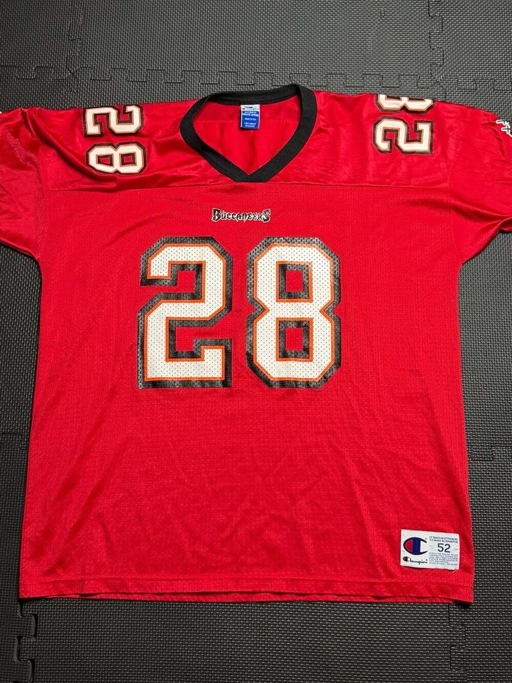 Champion Tampa Bay Buccaneers Warrick Dunn 28 Jersey Size 52 Red